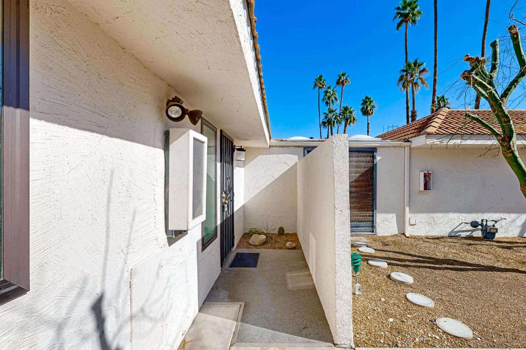 Deep Well Of The Desert Apartment Palm Springs Exterior photo